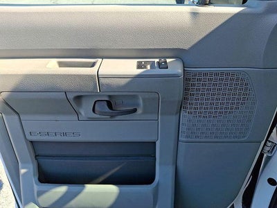 2024 Ford E-Series Cutaway Base
