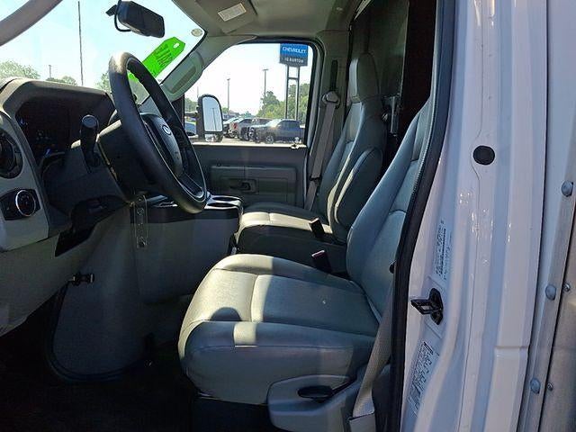 2024 Ford E-Series Cutaway Base
