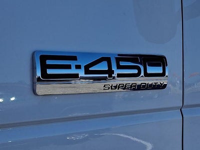 2024 Ford E-Series Cutaway Base