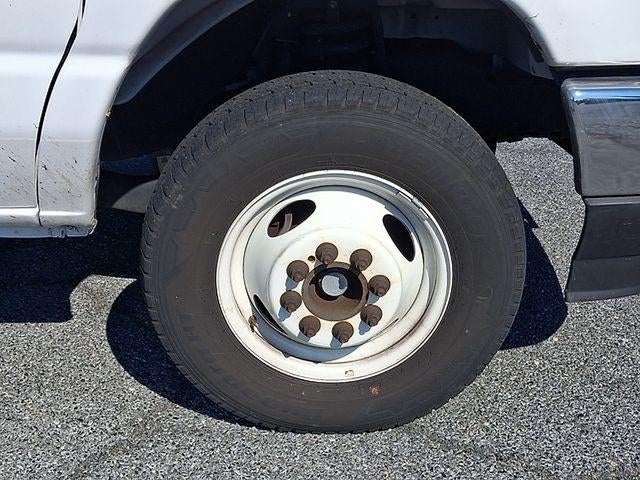 2024 Ford E-Series Cutaway Base