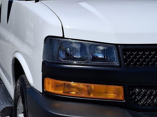 2023 Chevrolet Express Passenger 3500 LS