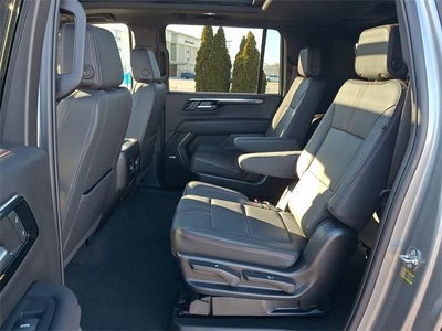 2025 Chevrolet Suburban RST