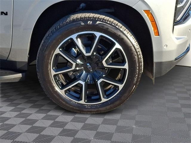 2025 Chevrolet Suburban RST