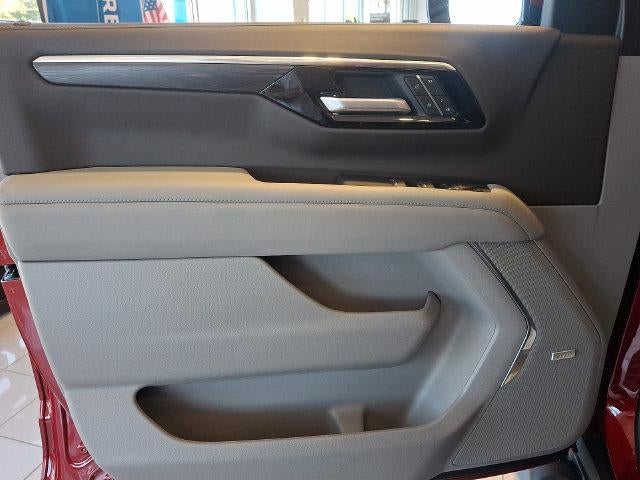 2027 Chevrolet Tahoe Z71 - Photo 9