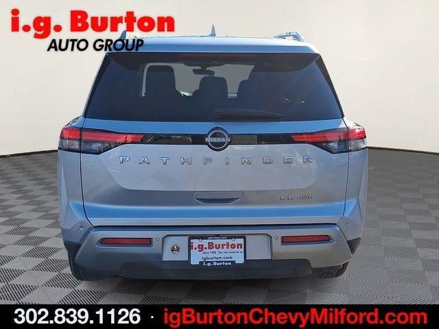 2025 Nissan Pathfinder SL