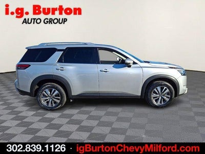 2025 Nissan Pathfinder SL