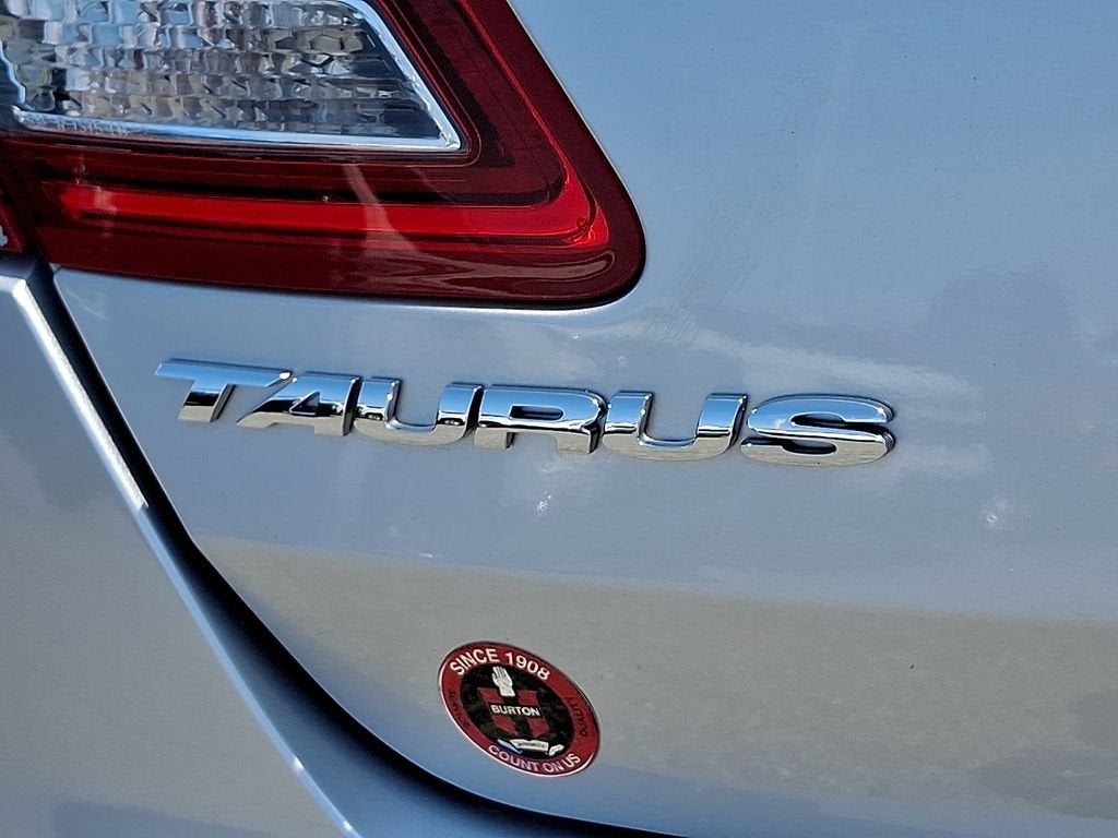 2017 Ford Taurus SE