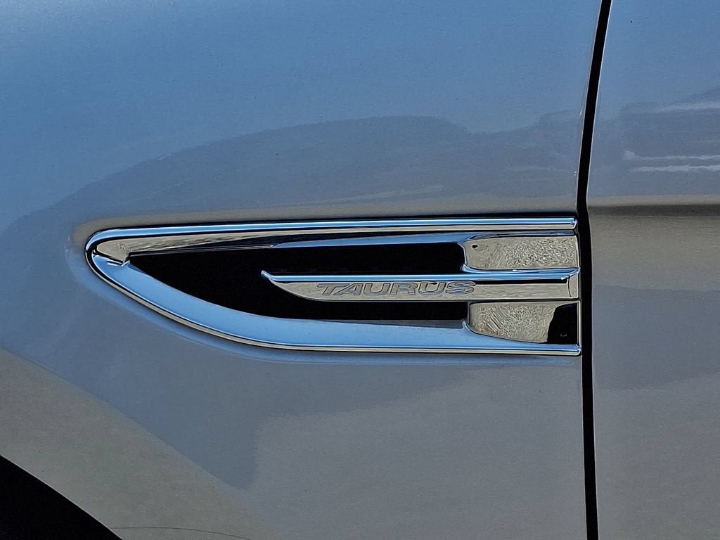 2017 Ford Taurus SE
